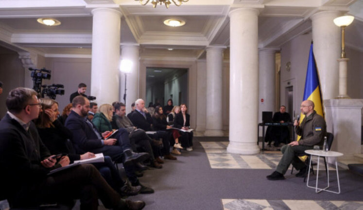 Украина тратит на армию почти весь бюджет государства мирного времени, - Шмыгаль