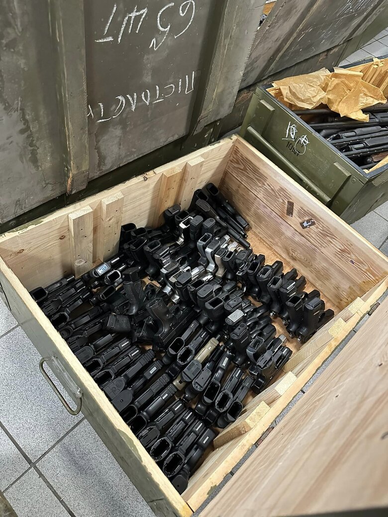 National Police receives 531 confiscated weapons from US 03