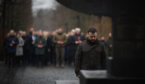 Зеленский почтил память жертв Холокоста: Зло, которое пытается уничтожать народы, до сих пор остается в мире. ФОТОрепортаж
