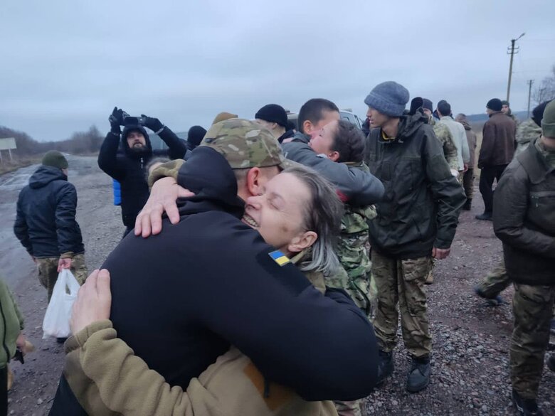 Ukraine returned 140 people from Russian captivity: among them defenders of Mariupol and Zmiiny 01