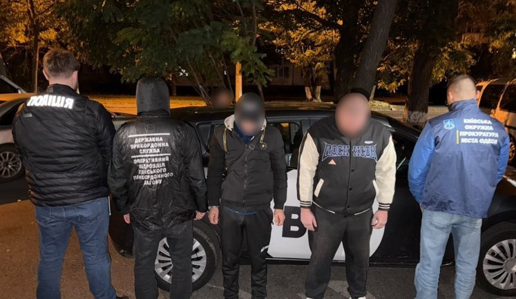 Прикордонники викрили псевдорекрутера, який обіцяв службу та незаконний виїзд до Угорщини. ФОТОрепортаж