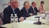 "Потомки кровавых тиранов!": в Симоненко и Зюганова запустили пакетом с красной краской. ФОТО