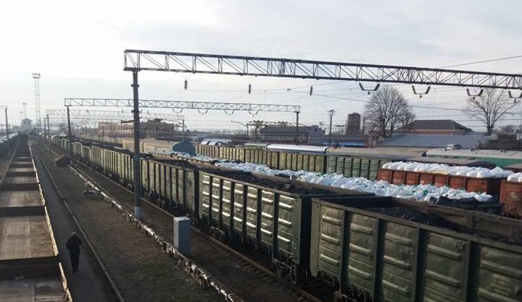 Семенченко обещает остановить поставки угля и сжиженного газа из России. ФОТОрепортаж