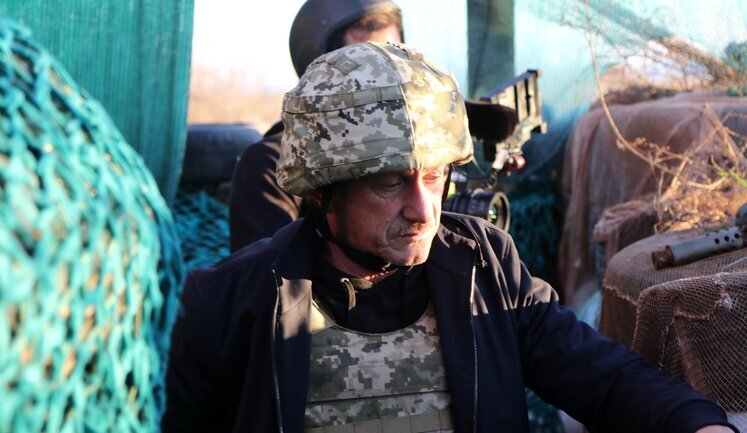 Шон Пенн знову відвідав Україну та завітав до 3-го полку ССО. ВIДЕО