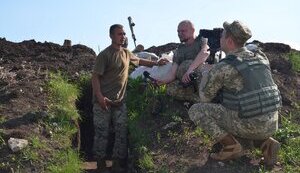 військовий,журналіст