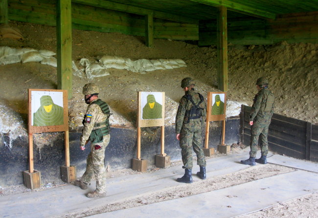 Военнослужащие Украины, Литвы и Польши провели совместные стрельбы 03