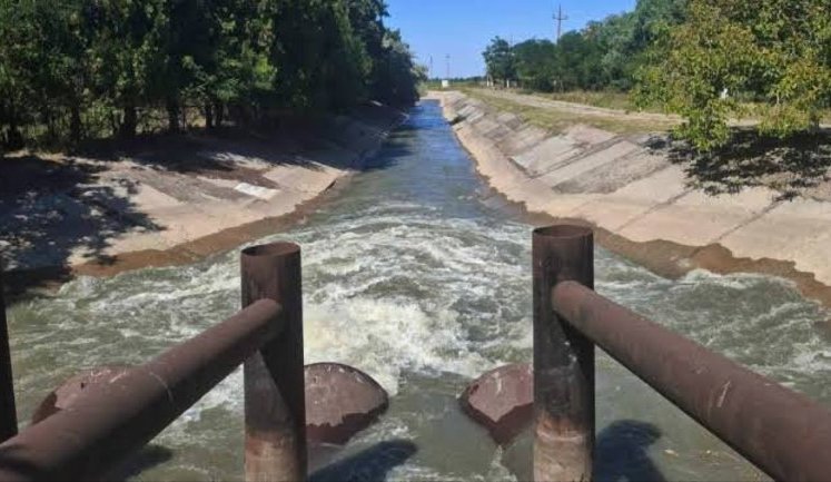 Через критичне падіння рівня води на Одещині примусово наповнюють водосховище Катлабух