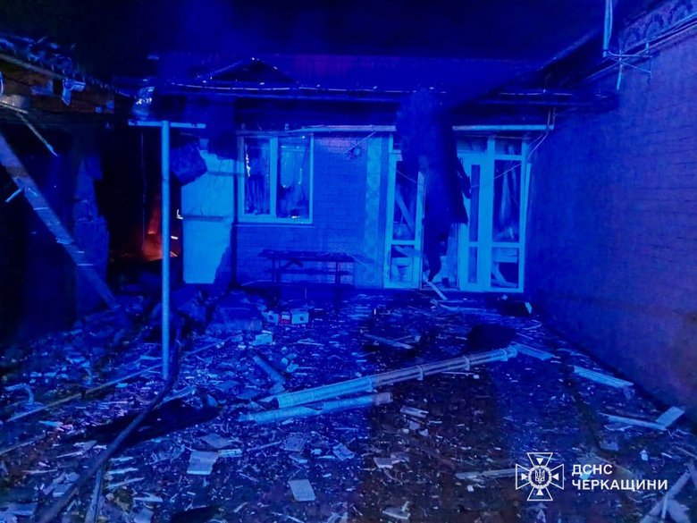 Обстріл Черкащини 7 березня: ДСНС евакуювала людей зі зруйнованого будинку