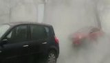 "Місто відігрівають від снігу", - у центрі Києва прорвало трубу з гарячим водопостачанням. ВIДЕО