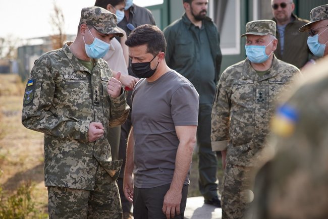 Зеленский побывал в лагере ГУ разведки на Донбассе 01