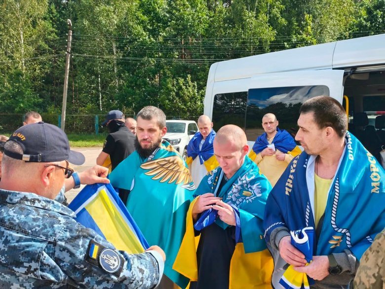 Десятьох воїнів повернули із російського полону 24 серпня: подробиці