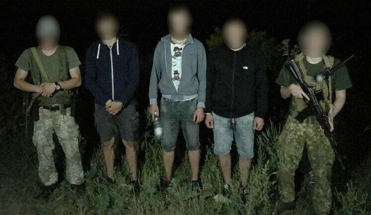 Намагалися незаконно потрапити до Молдови: на Буковині затримано трьох чоловіків, - ДПСУ. ВІДЕО+ФОТО
