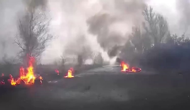 Війна дронів у полі зору камери наземного роботизованого комплексу ЗСУ на Донеччині. ВIДЕО