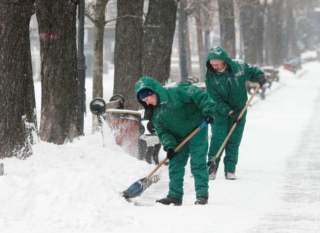 В Киеве выпало 30 см снега 01