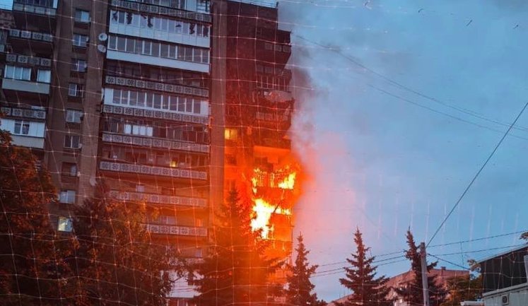 Рашисти вдарили чотирма ФАБами по спальному мікрорайону Краматорська: є поранені. ФОТО