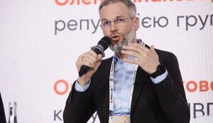 Директор департаменту корпоративних комунікацій компанії Метінвест Олег Давиденко.