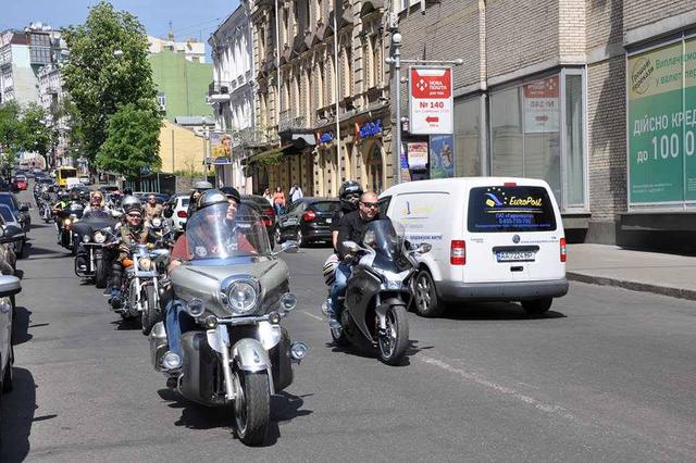 Freedom Diversity: Ukrainian bikers rode in downtown Kyiv 26