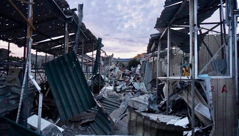 Росіяни ракетою вдарили по житловому кварталу Дніпра, по Нікополю випущено понад 35 снарядів із Градів, - Резніченко 04