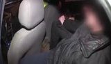 "Два рожка - 60 патронов выпустил", - мужчина из-за ссоры забросил в соседский двор гранаты и обстрелял дом из автомата. ВИДЕО