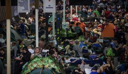 На станціях метро у Києві вночі переховувалися 52,5 тис. людей, серед них майже 4,5 тис. дітей