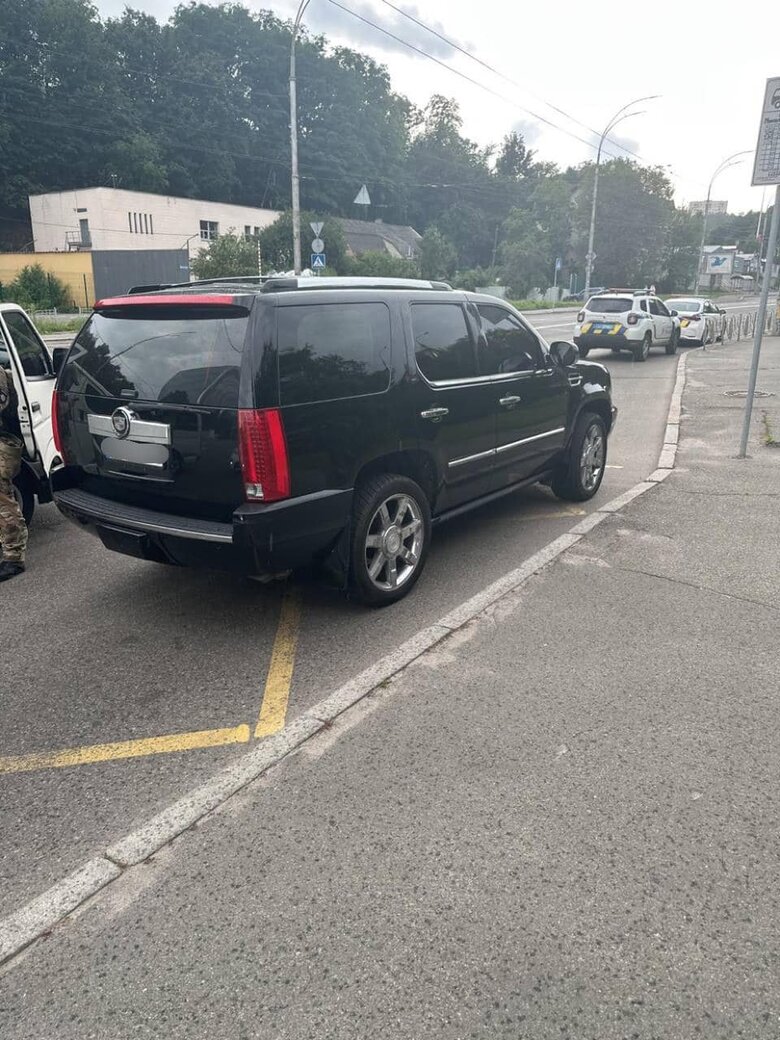 Driver of SUV, who obstructed movement of ambulance in Kyiv, was detained, - National Police 01