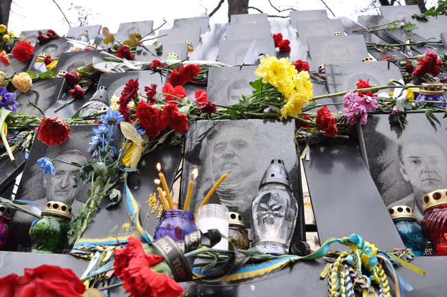 Панахида за Героями Небесної Сотні відбулася в центрі Києва 11