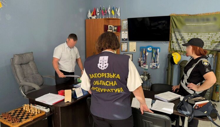 Чиновники, подрядчики и депутаты местных советов из Запорожья подозреваются в махинациях с бюджетными средствами и других преступлениях: 22 лицам сообщено о подозрении. ФОТОРЕПОРТАЖ