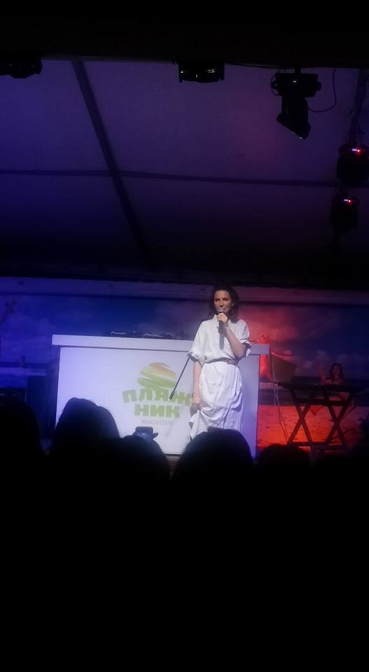 Російська поетеса Астахова виступила в Одесі, незважаючи на відвідування окупованого Криму 01