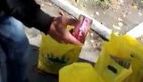 Сын Азарова подкупает жителей Донбасса просроченными продуктами: Нам эти пакеты в библиотеке выдали. + ВИДЕО