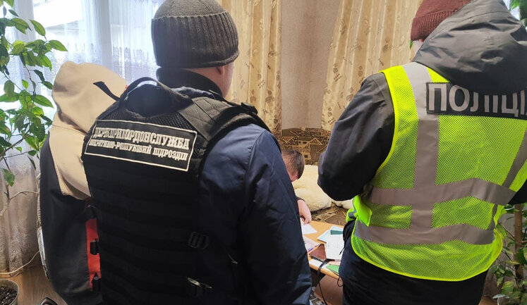 Вивезення синів за кордон за підробленими медичними довідками: на Буковині викрито двох жінок, - ДПСУ. ФОТО