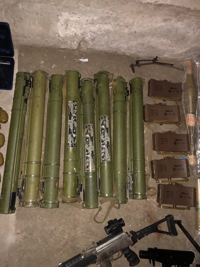 SBU apprehends ring of illicit arms traffickers in Kyiv 08