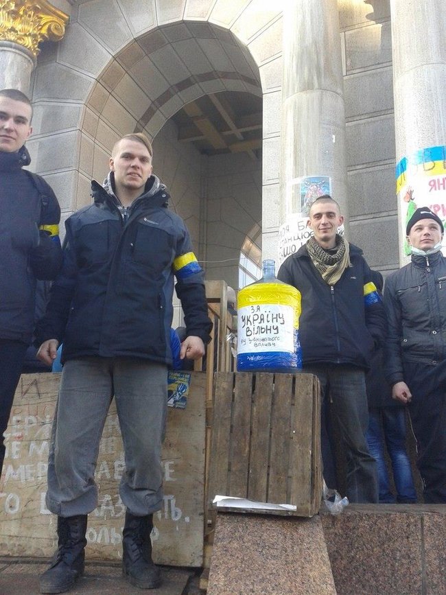 Василь Стефурак: Батько пішов на війну після того, як мій молодший брат Степан загинув у Пісках, а мене було поранено під час виходу із Дебальцевого 04 Василь Стефурак: Батько пішов на війну після того, як мій молодший брат Степан загинув у Пісках, а мене було поранено під час виходу із Дебальцевого 04