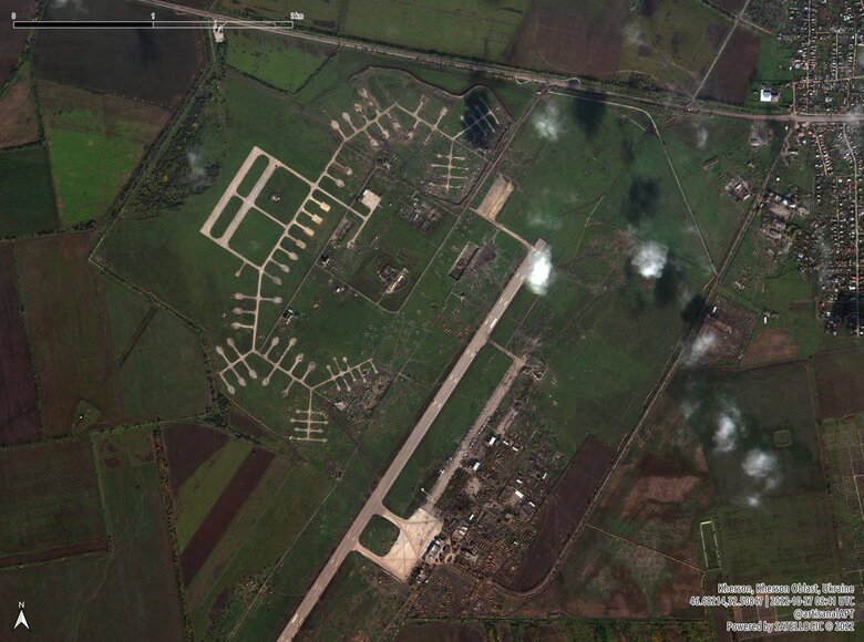 Russians withdrew all their equipment from airfield in Chornobaivka 01
