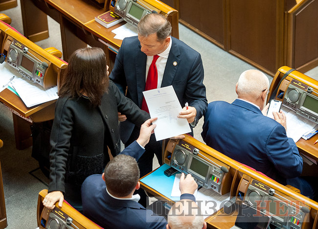 Сисоєнко з тазиком і анекдот для Зубка, - робочий день Ради 5 жовтня 02