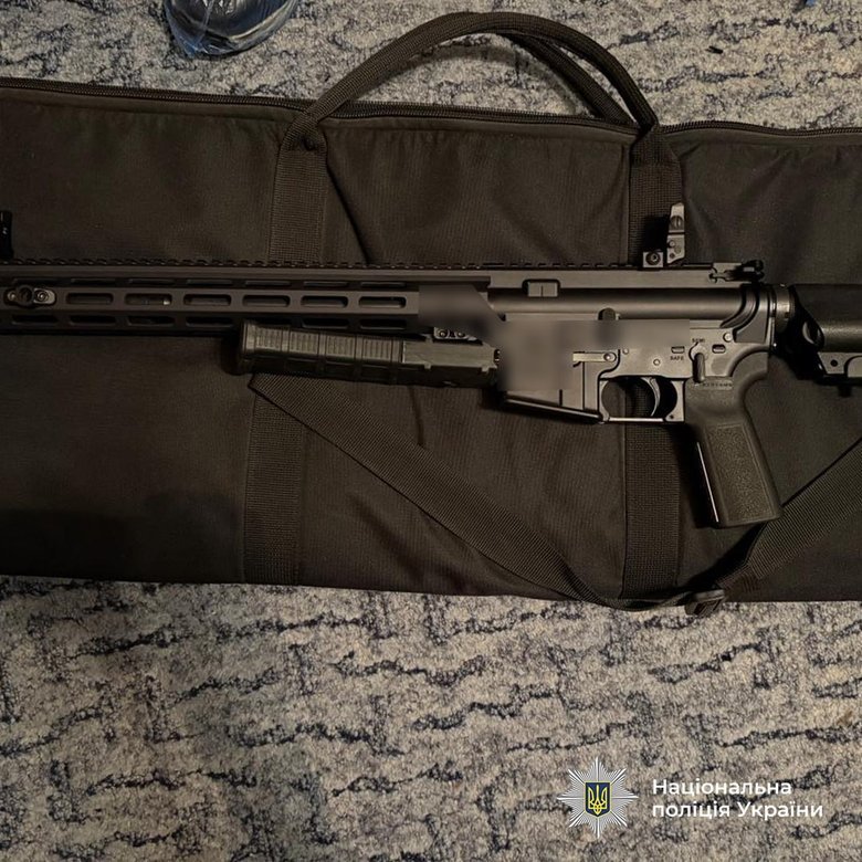 Нацполіція затримала угруповання, учасники якого вивозили військових за кордон