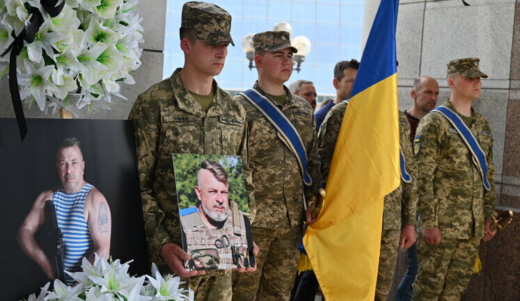 Із воїном Едуардом Хатмулліним, який загинув у бою проти окупантів, попрощалися у Києві. ВІДЕО+ФОТОрепортаж