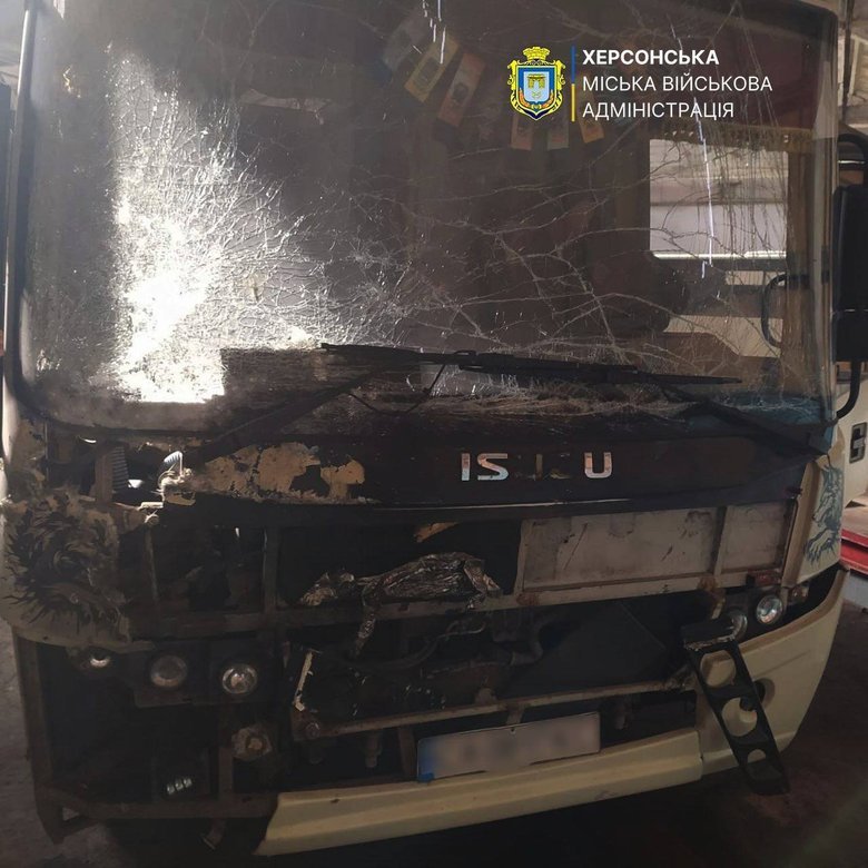 Удары по транспорту в Херсоне