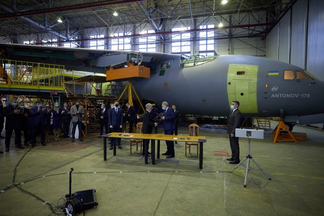 Ukraine orders three An-178 aircraft for army from SOE Antonov – Zelenskyi 05