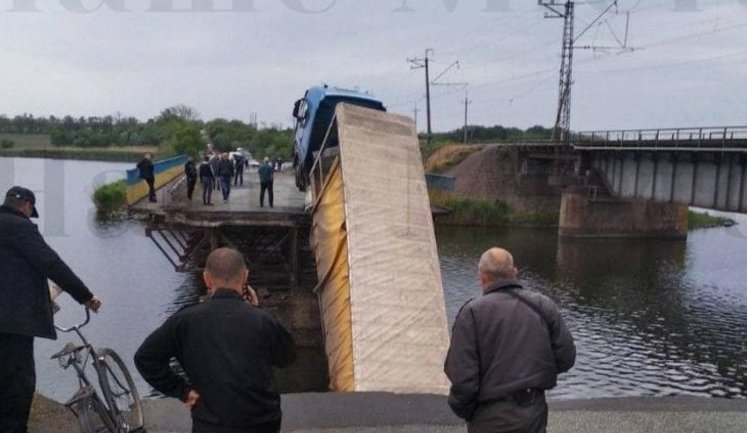 В Запорожской области рухнул мост на трассе государственного значения (обновлено)