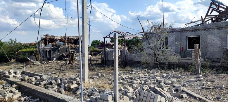 Наслідки ворожих обстрілів Херсонщини 06 Наслідки ворожих обстрілів Херсонщини 06