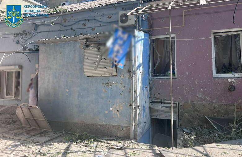 Наслідки обстрілу Херсона: Поранено 3 особи, зокрема 7-річна дівчинка 02