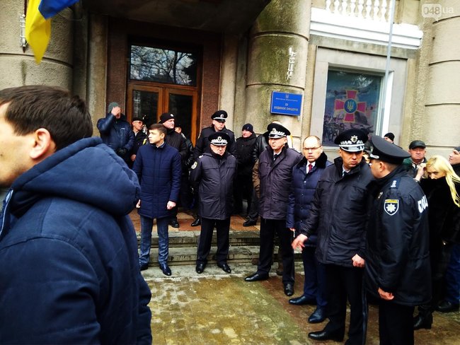 С погибшим в перестрелке полицейским Сергеем Пригариным простились в Одессе 23