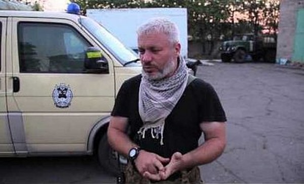 Начальник поліції Конотопа, екс-командир батальйону Київ-2 Богдан Войцеховський: В околицях Волновахи розташований один із найбільших в АТО пропускних пунктів. Там, де діє пропускна система, завжди процвітає контрабанда 02