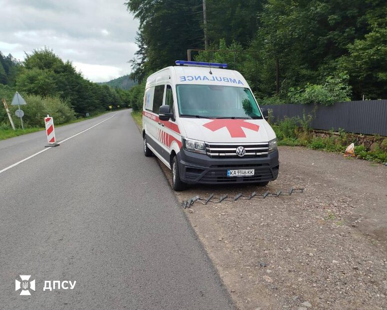 Ухилянта хотіли перевезти за кордон на авто медевакуації
