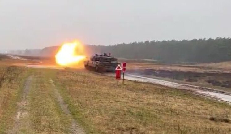 Український екіпаж здійснив перший постріл з танка Leopard 2A6 на навчаннях у Німеччині, - посол Макеєв . ВIДЕО