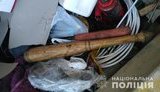 Пистолет, бита и нож: полиция обнаружила людей с оружием в машине возле участка в Коростышеве. ФОТО