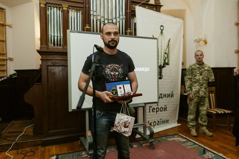 The National Hero of Ukraine award became the first after a two-year break 18
