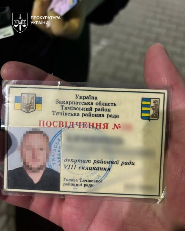 District council member organised the illegal departure of men abroad