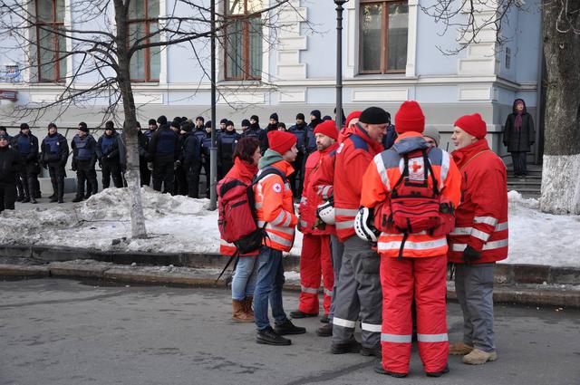 Donbas blockade supporters put up tent near Presidential Administration 03