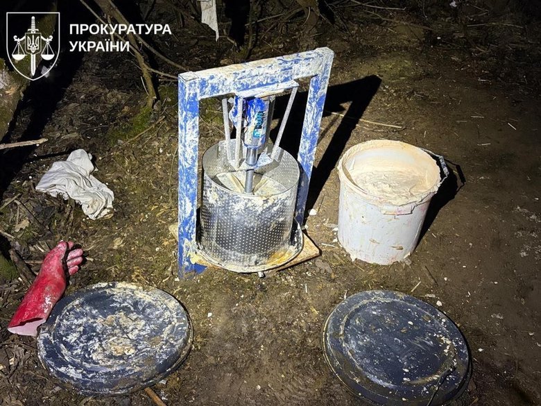 обшуки у наркоторговців